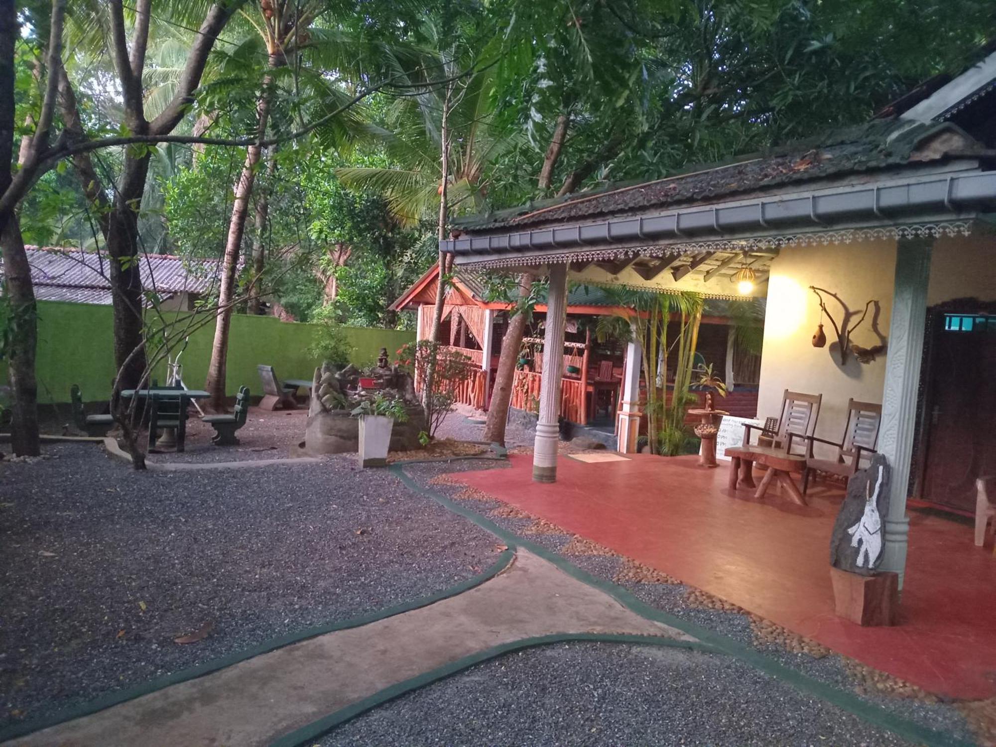 Green Park Safari House & Eco Tree House 우다왈라웨 외부 사진